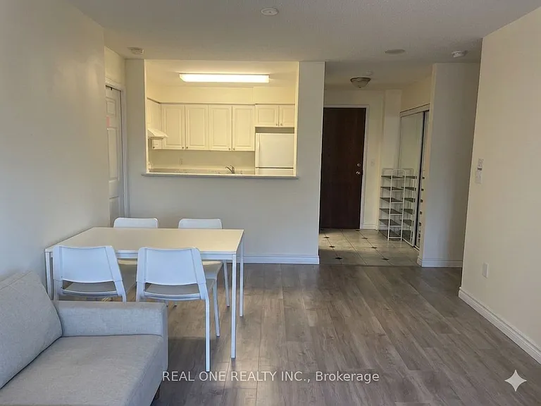 8 Pemberton Ave #UPH06 — Photo 10