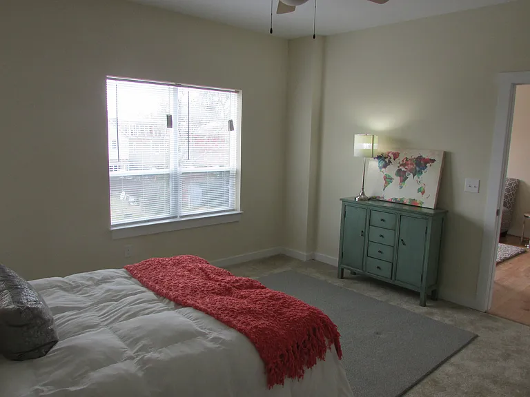908 Perry Street — Photo 24