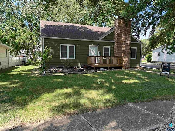2nd image of 705 Park Blvd
