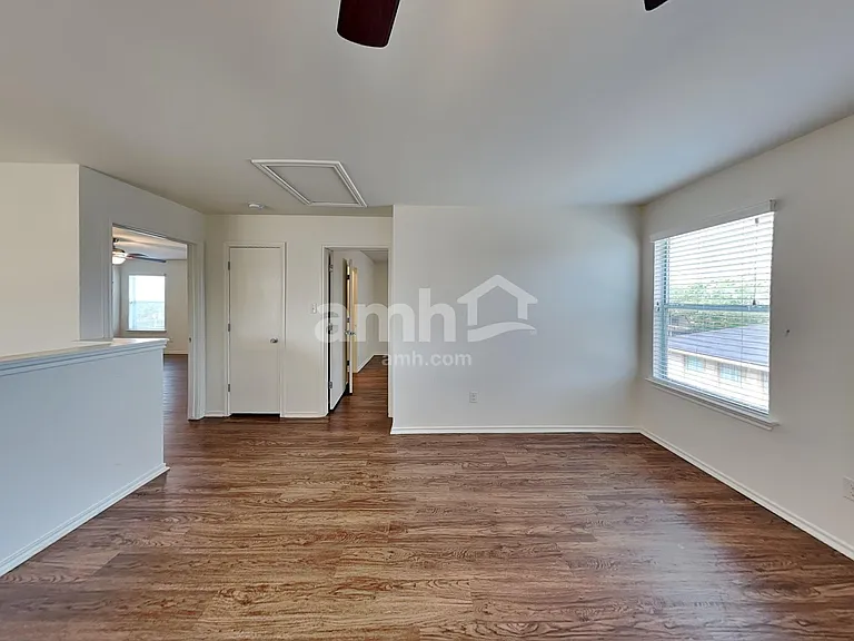 210 Phillips St — Photo 8