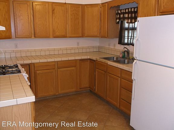 3rd image of 710 W Bonbright St