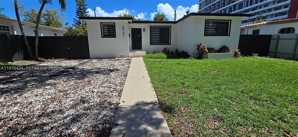 Building Photo - 2731 SW 29th Ave