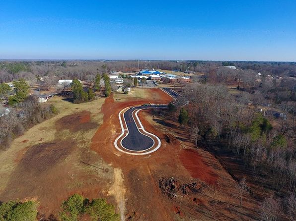 109 Willowbrook Dr, Florence, AL 35630