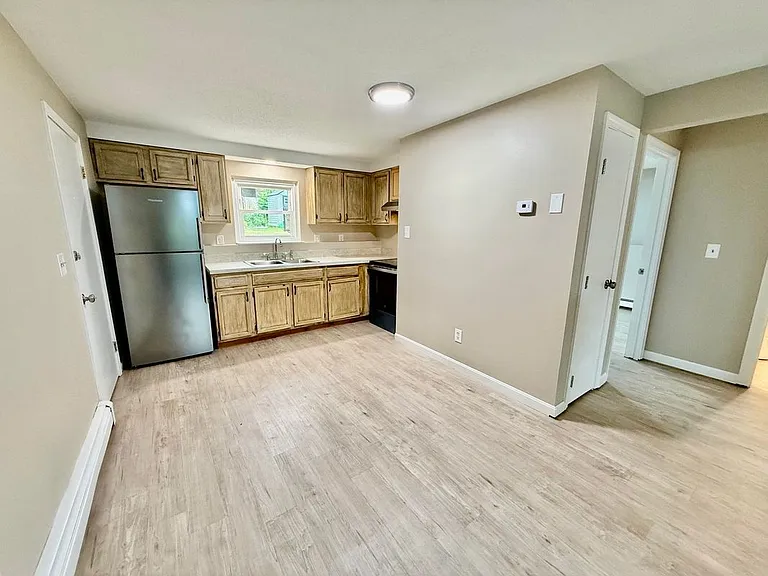 945 Mammoth Rd #1-S — Photo 3