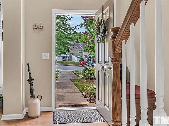 4th image of 609 Elm Ave