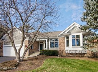 1 Sunvalley Ct, Lake In The Hills, IL 60156