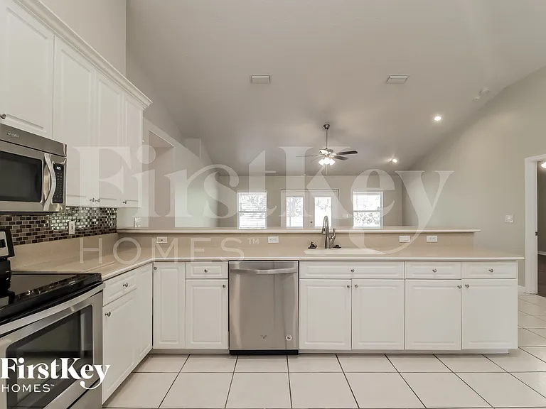 660 Wild Flower St — Photo 7