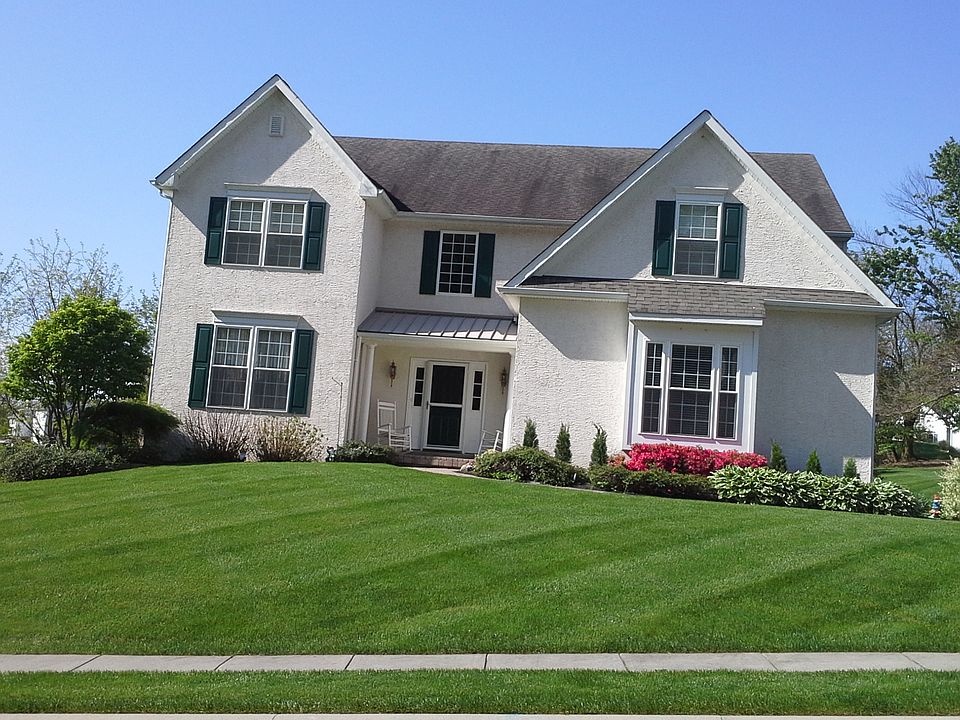 1st image of 113 Brookhaven Ln