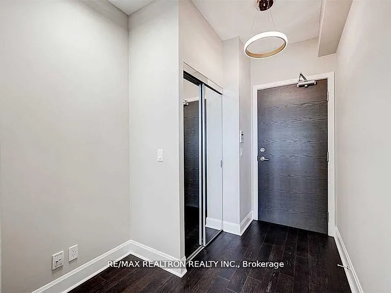 33 Shore Breeze Dr #2501 — Photo 4
