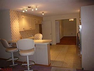 3rd image of 501 Coachway Ln
