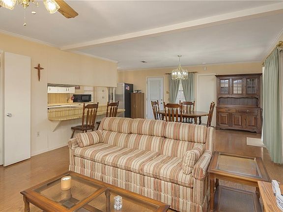 3rd image of 5619 W Circle Dr