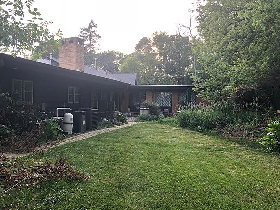 SIDE YARD 