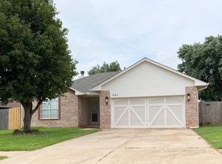 831 W Dowden Dr, Mustang, OK 73064