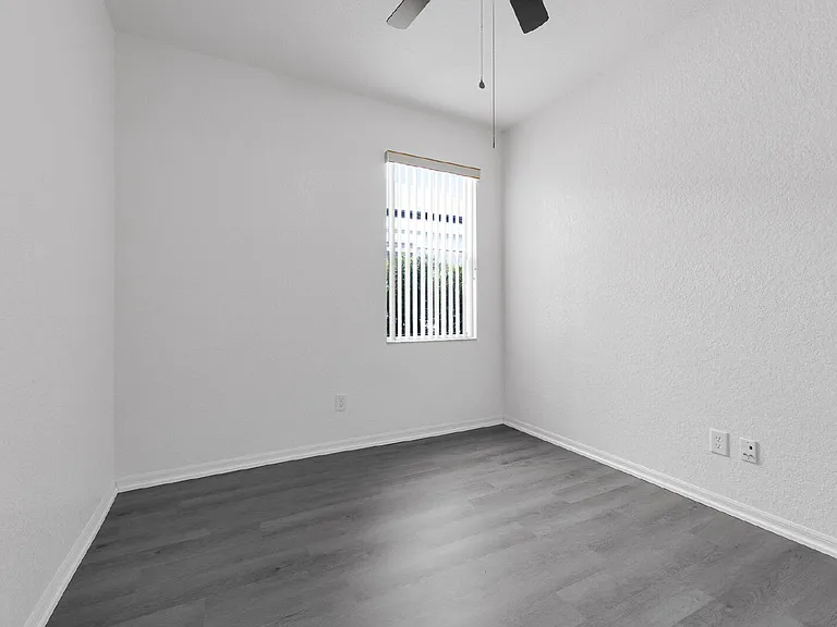 1151 N Hampton Dr — Photo 12