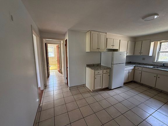 4th image of 267 Main St #267A