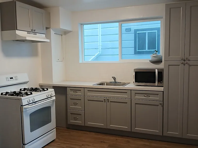 545 Central Ave #A — Photo 6