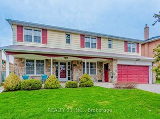 24 Beveridge Dr, Toronto, ON M3A 1N9