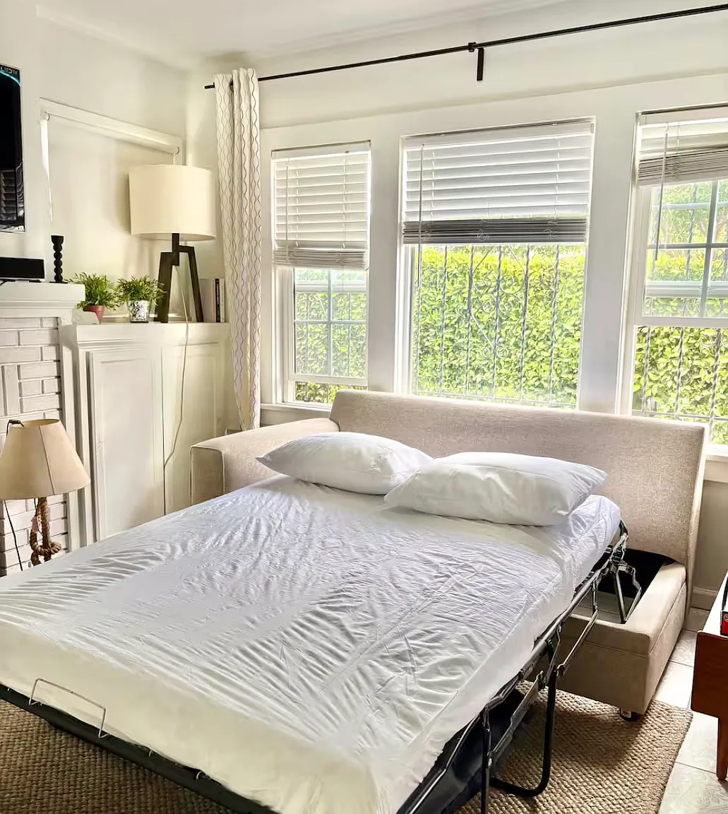 3 bed, 968 sqft, $3,595 — Photo 4