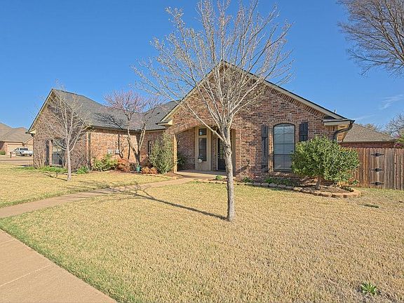 4th image of 1825 Tall Grass Ct