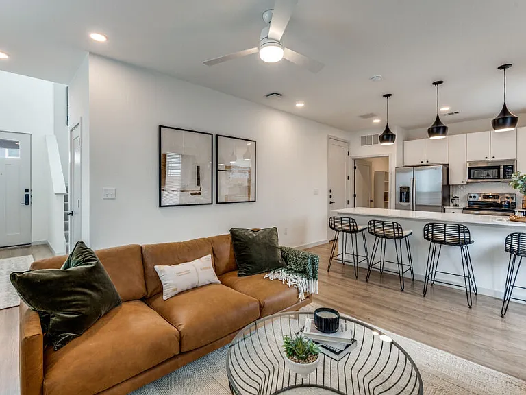 Villas at Creekside — Photo 7