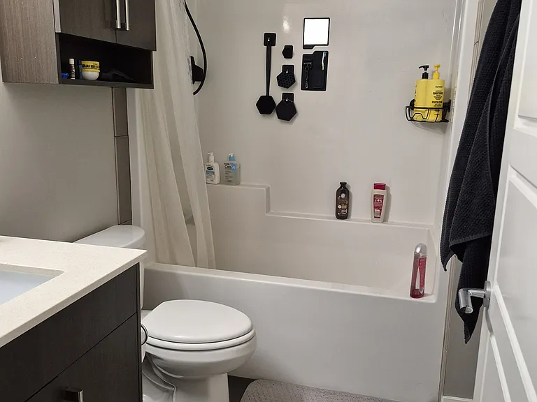 925 Leon Ave #427 — Photo 9