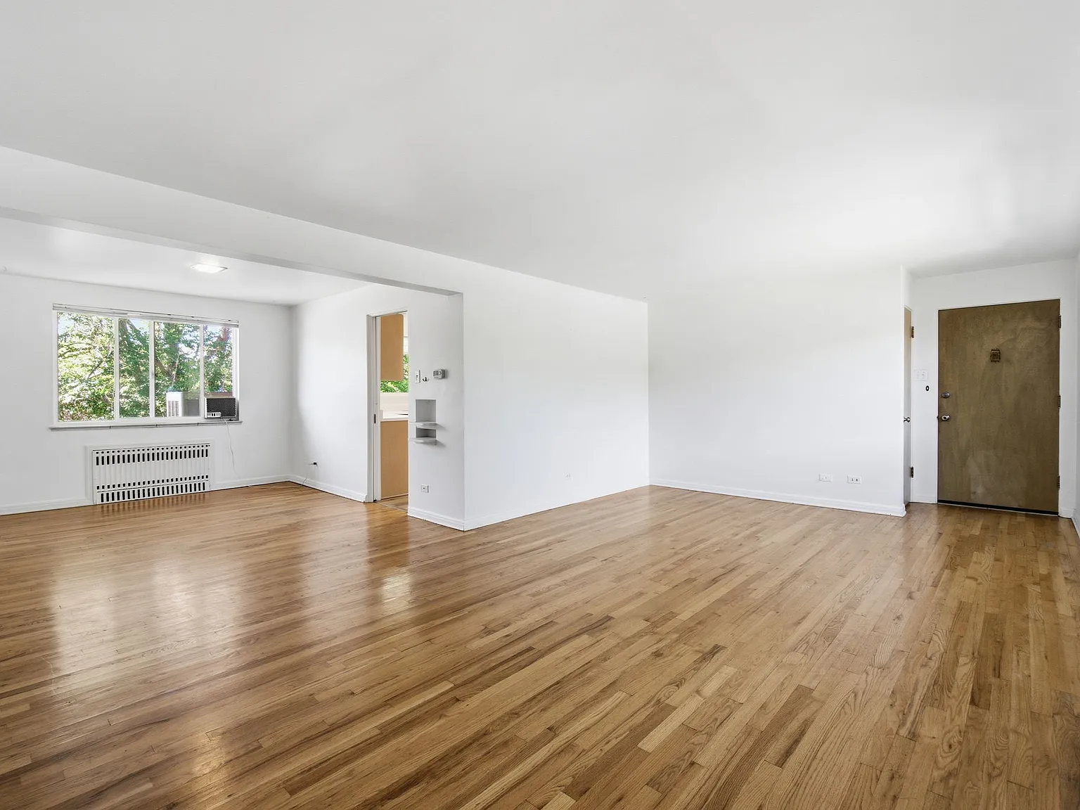 2 bed, 1200 sqft, $2,400 — Photo 1