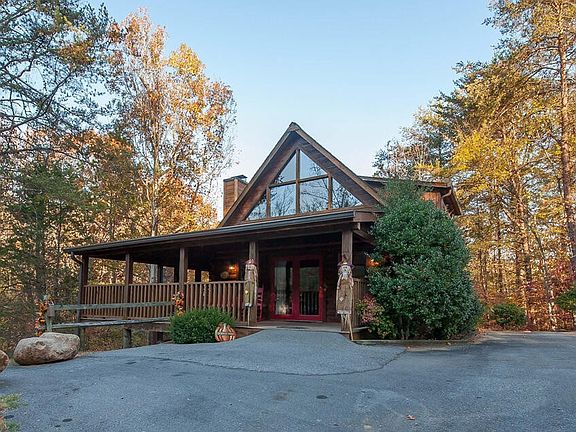 3rd image of 206 Oak Haven Way