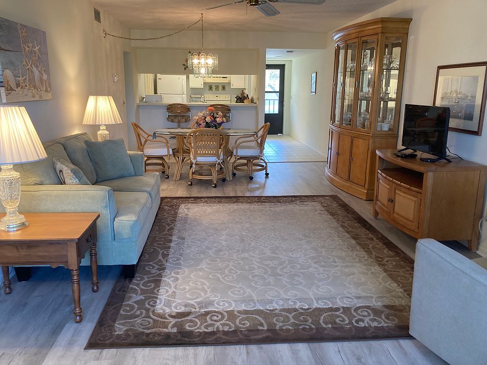 1st image of 20 Plantation Dr APT 206