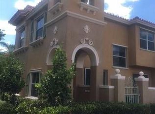 10578 SW 6th St, Pembroke Pines, FL 33025