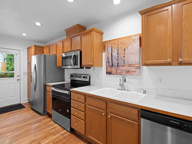 3140 NE 103rd Pl — Photo 8
