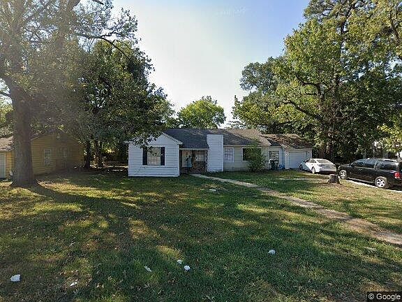 1st image of 2435 Beech St