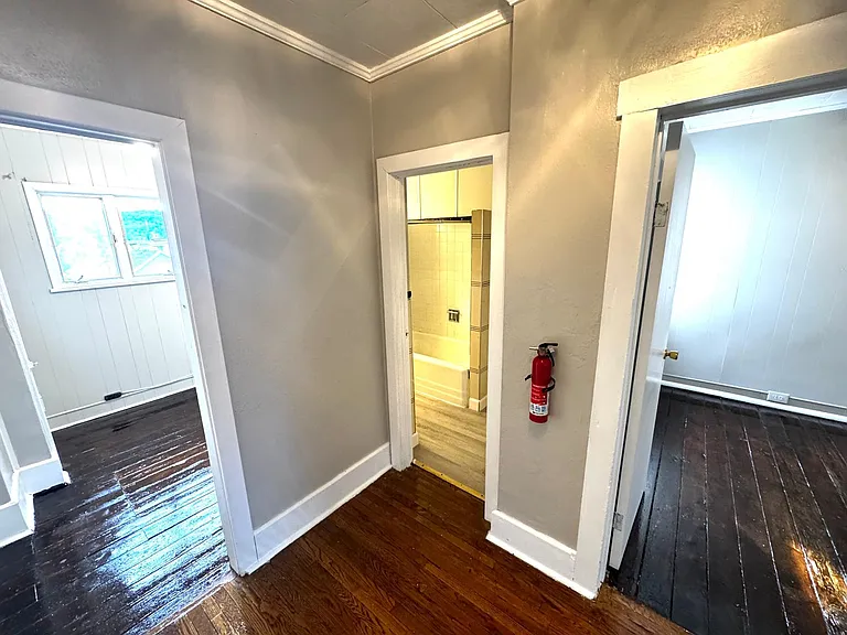 104 Catherine St — Photo 8