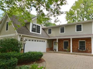 1033 Anne Rd, Naperville, IL 60540