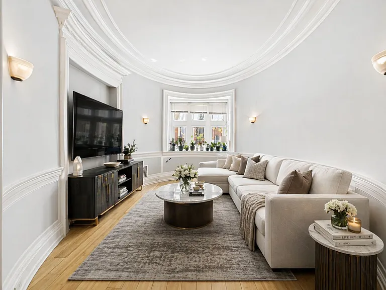 Beautiful 2 Bed 2 Full Bath Available In The Heart Of Rittenhouse Square! Free Water Pets And Gas — Photo 3