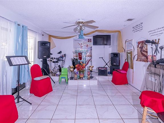 4th image of 2672 Debany Rd