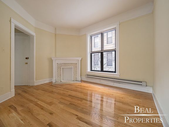 2nd image of 428 W Belden Ave #42817