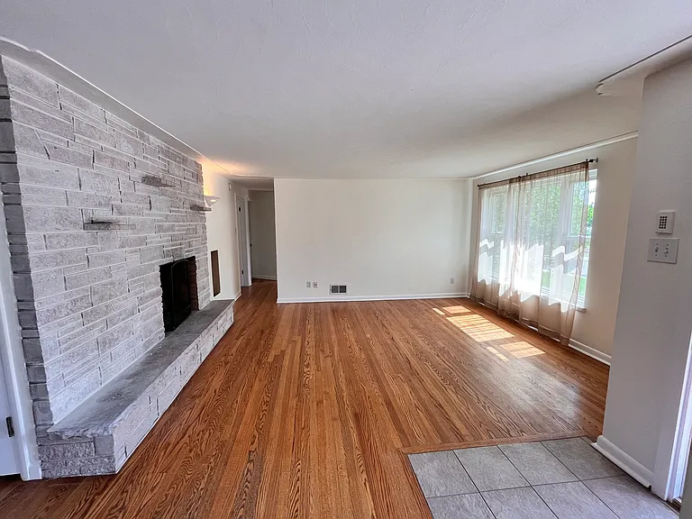 Harlan St — Photo 8