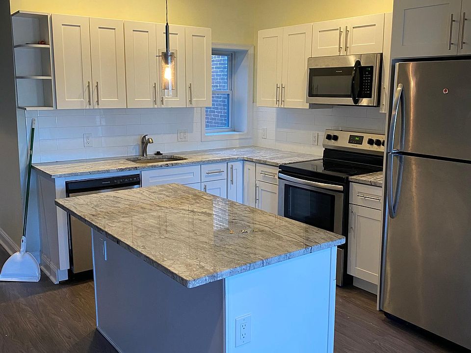 1st image of 3013 W Oxford St #2