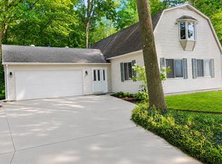 5312 Perrine Rd, Midland, MI 48640
