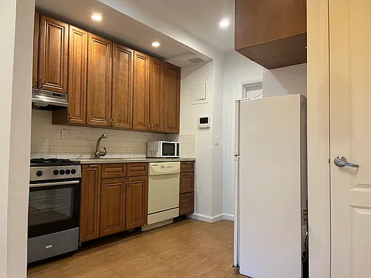 Rented by Platinum Properties | media 2