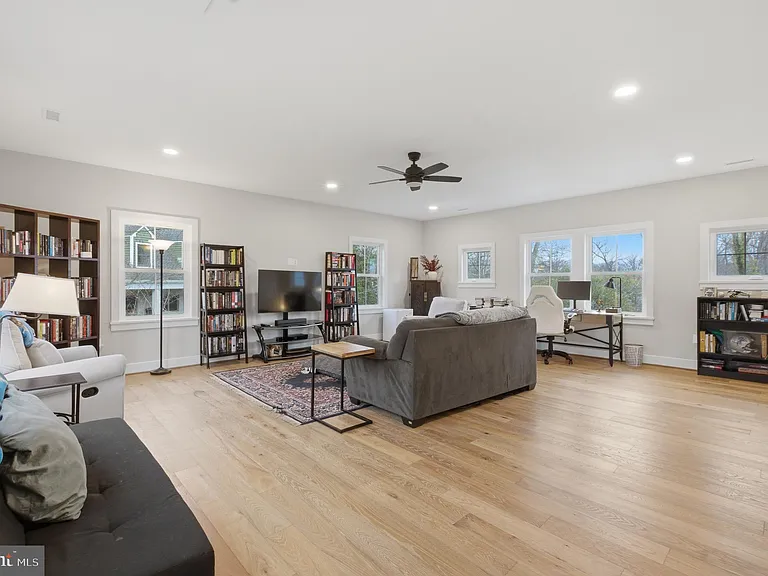 1304 Gahant Rd — Photo 37