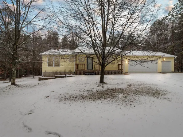 7328 Rolling Pines Dr, Howard City, MI 49329