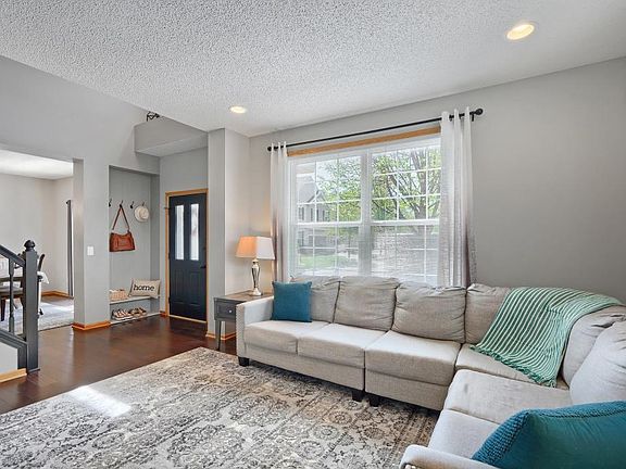 5th image of 890 Braunworth Ct