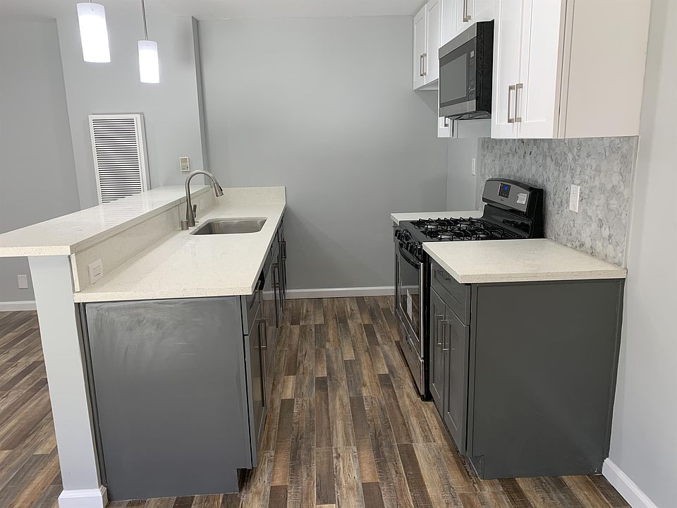 1st image of 1928 S Mariposa Ave APT 1