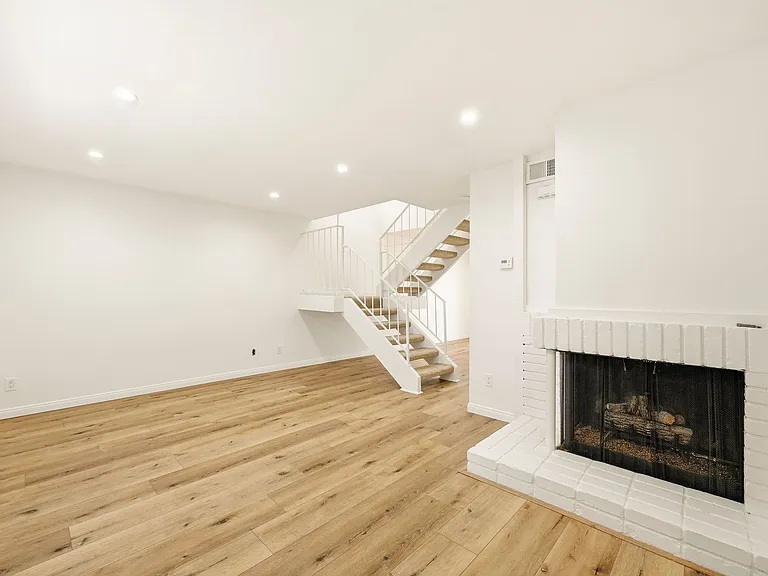 839 Del Mar Downs Rd #D — Photo 12