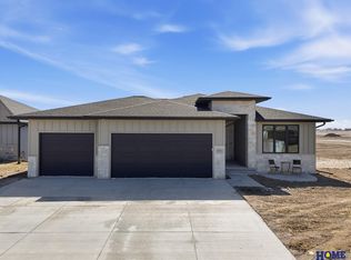 8041 Ephraem Pl, Lincoln, NE 68516