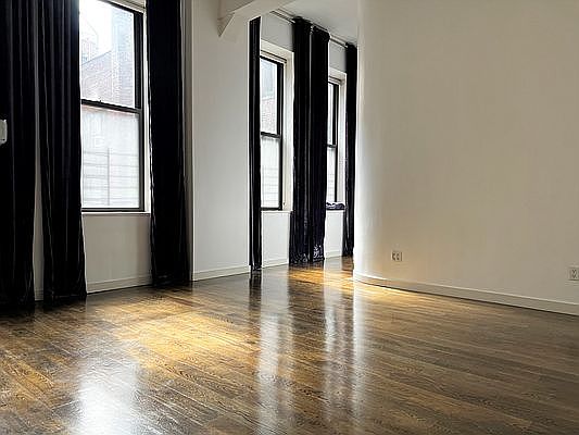 4th image of 11 E 36th St Suite 505