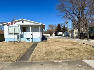 214 W 4th St, Pierre, SD 57501