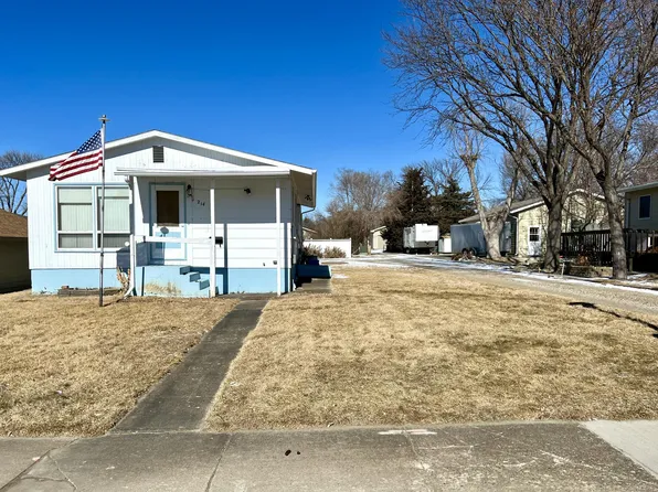 214 W 4th St, Pierre, SD 57501