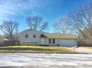 1901 Alder Ln, Champaign, IL 61821